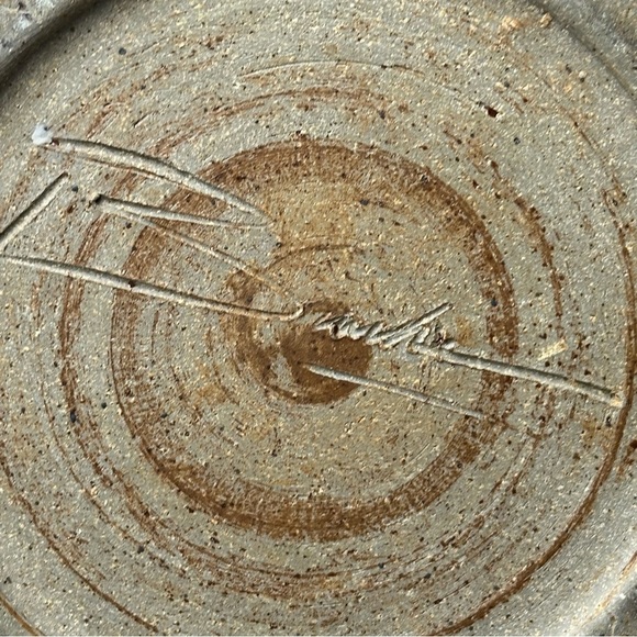 Handmade Signed Ceramic Casserole Dish w Lid - Picture 13 of 14